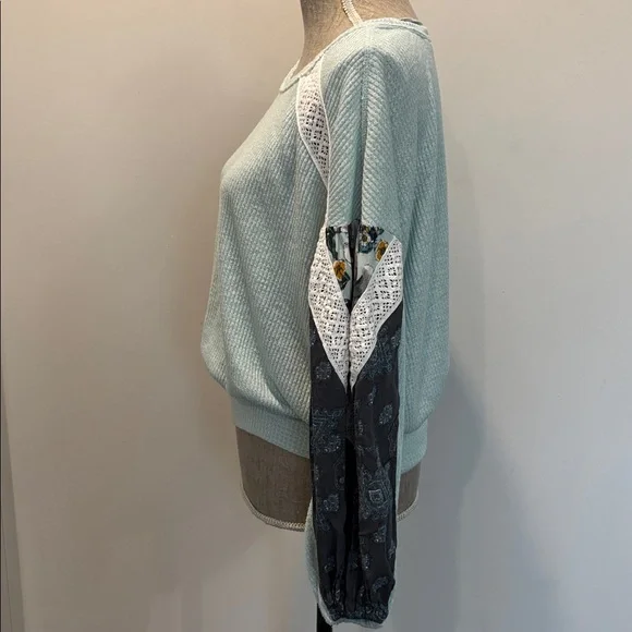 Free People Mint Green Boho Waffle Knit Top Lace Pattern Sleeves Oversized XS - Picture 4 of 15